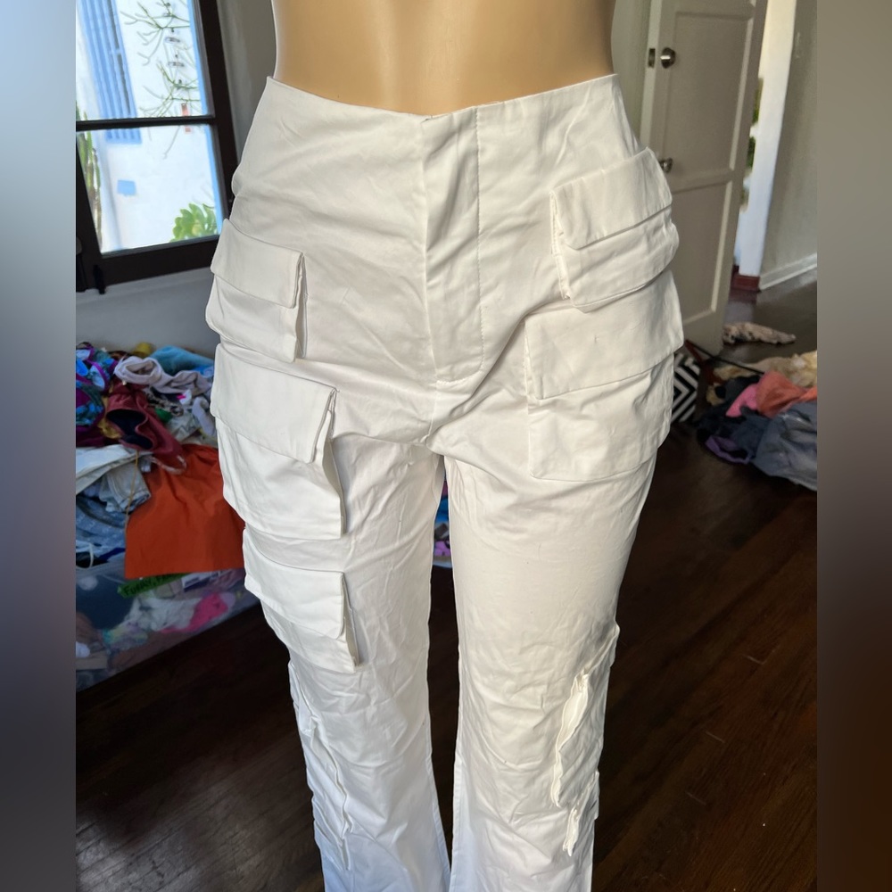 NWOT white high rise straight leg cargo trousers